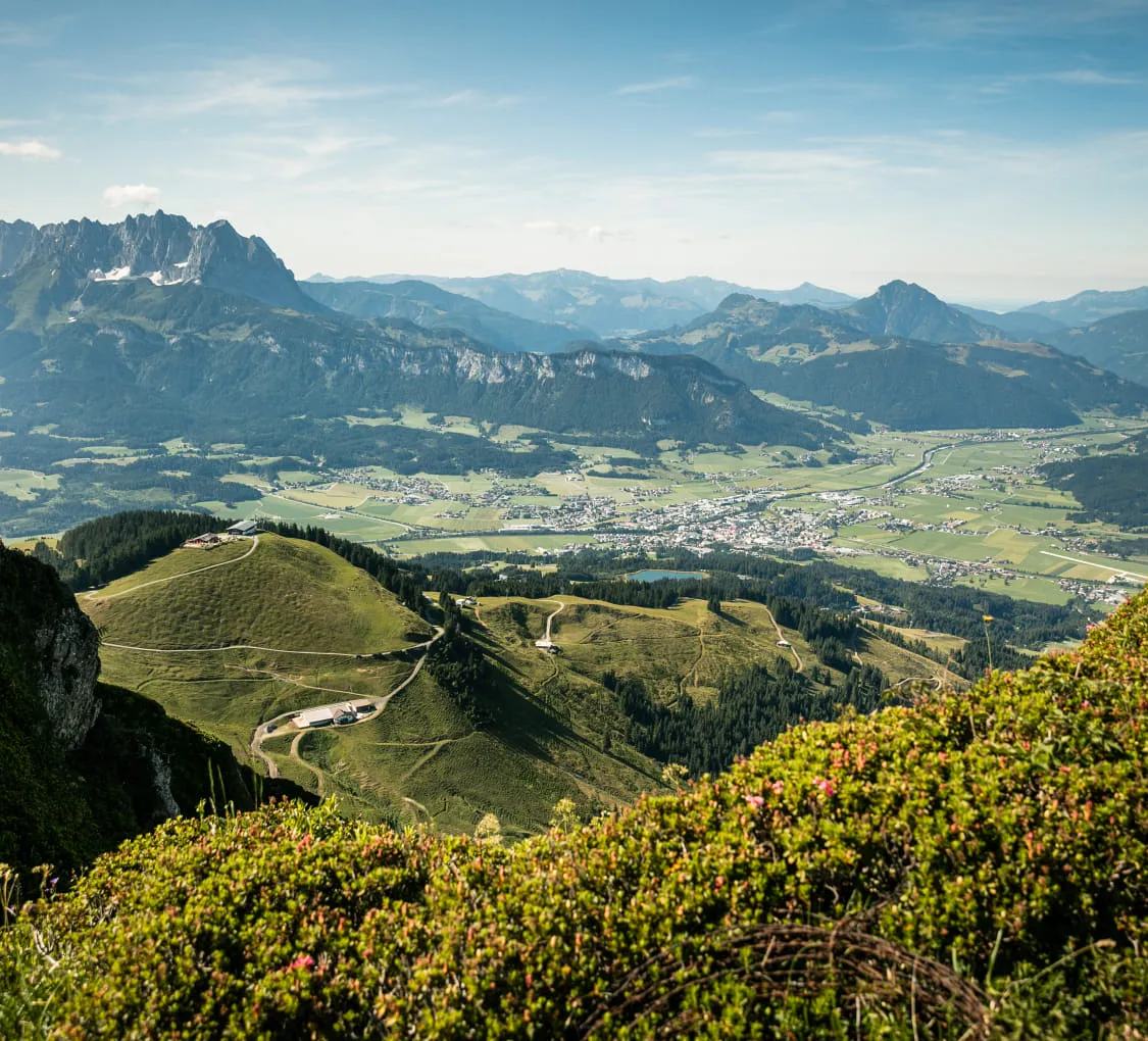 Blick vom Kitzbüheler Horn auf St. Johann in Tirol